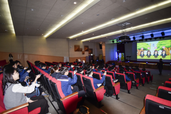 ▲한국중부발전은 11일 충남 보령시 보령발전본부에서 윤리경영 홍보 행사인 '인권·윤리 톡투유' 행사를 열었다.(한국중부발전)