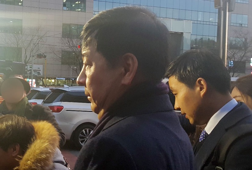 ▲구윤철 기획재정부 제2차관이 신재민 전 사무관 병문안을 위해 서울 보라매병원 응급의료센터를 방문하고 있다.(연합뉴스)