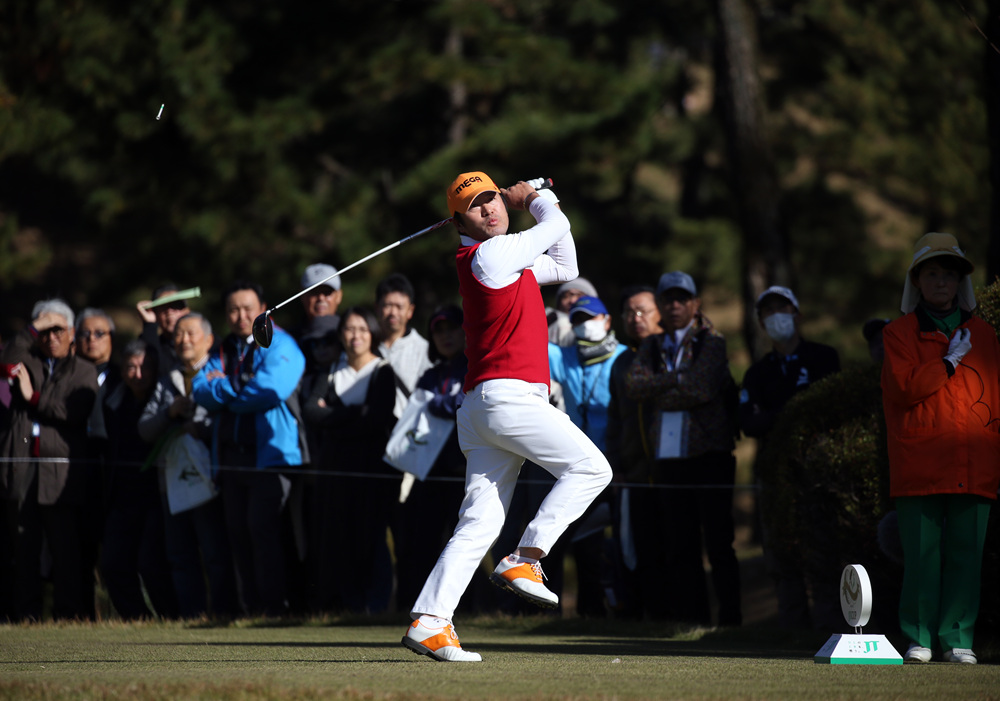 ▲'낚시꾼 스윙'이라는 이름으로 알려진 골퍼 최호성의 스윙 폼(연합뉴스)