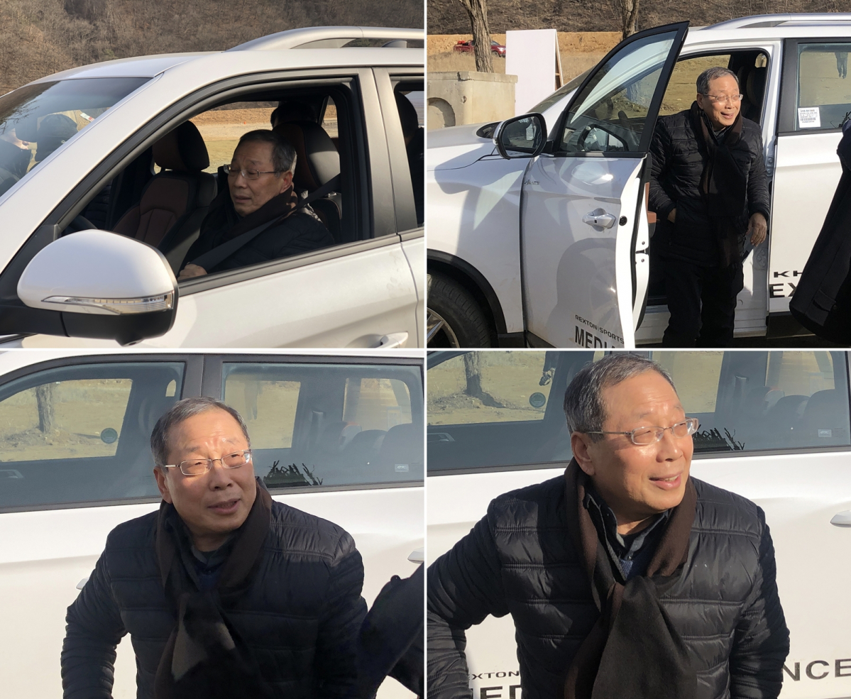 ▲렉스턴 스포츠 칸 미디어 시승행사를 찾아 오프로드 코스를 직접 체험한 최종식 사장의 모습. (김준형 기자 junior@)