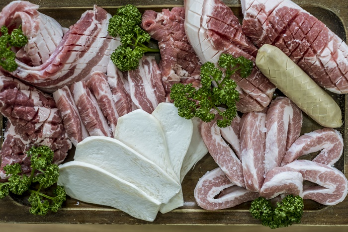 ▲남원 흑돼지 식당에서 파는 흑돼지 모듬 구이의 모습. 지방이 적고 육질이 쫄깃한 것이 특징이다.