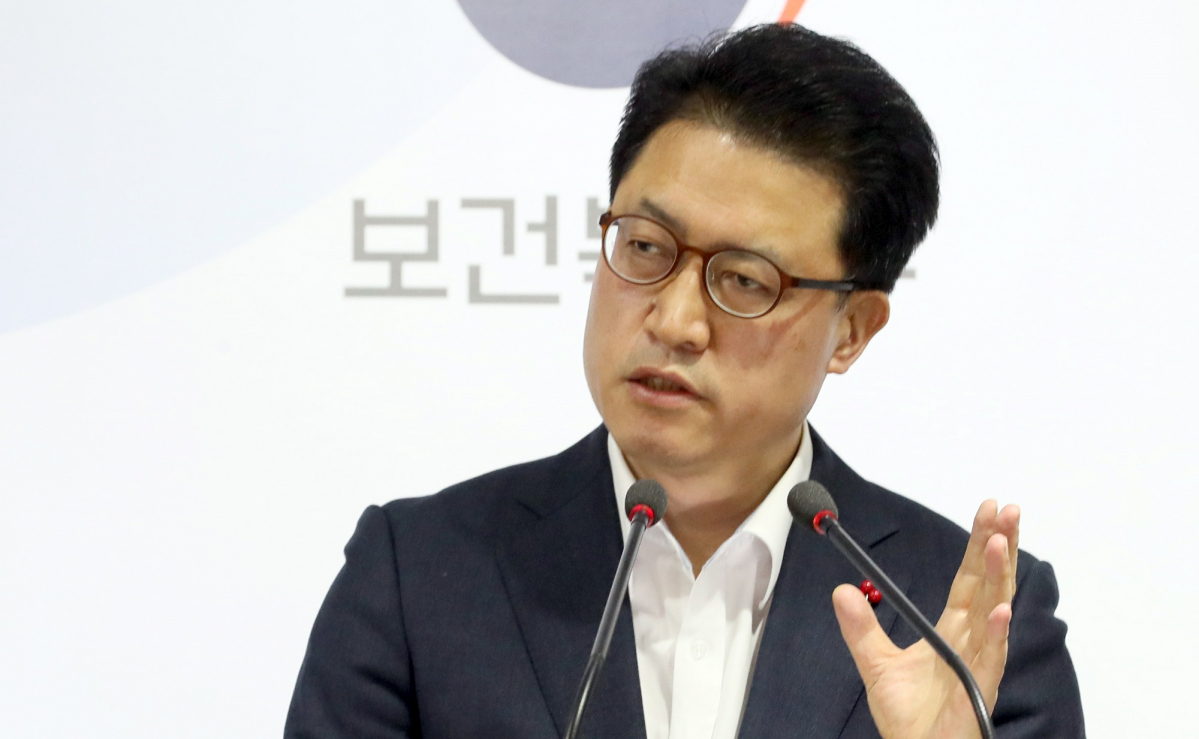 ▲배병준 보건복지부 사회복지정책실장 겸 커뮤니티케어추진본부장이 10일 오전 정부세종청사에서 지역사회 통합 돌봄(커뮤니케어) 선도사업 추진계획을 발표하고 있다. (뉴시스)