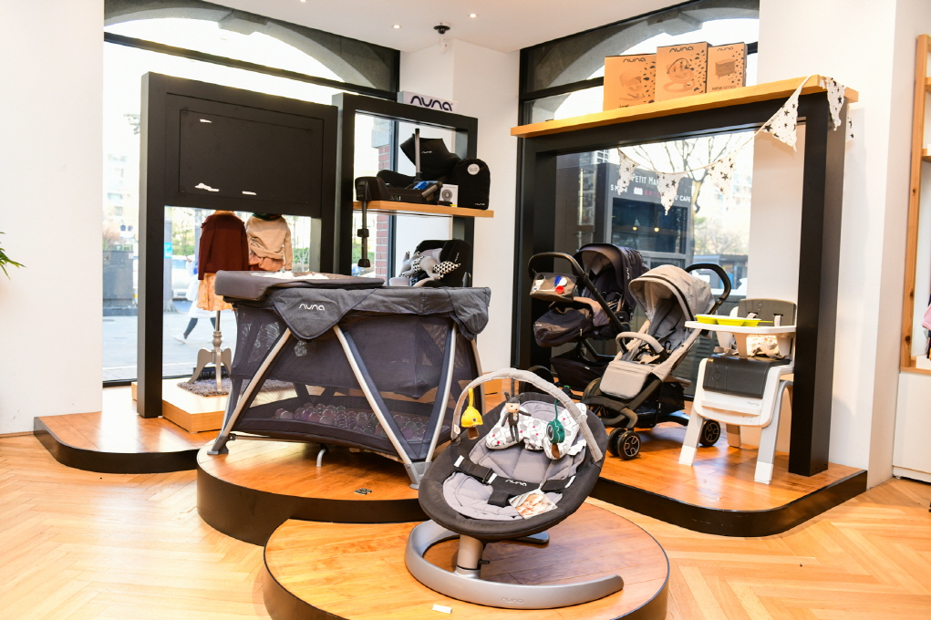 ▲쁘띠마르숑 신사 직영점 뉴나존 (뉴나)