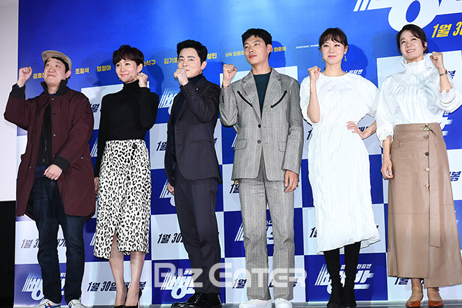 ▲한준희, 염정아, 조정석, 류준열, 공효진, 전혜진(사진=고아라 기자 iknow@)