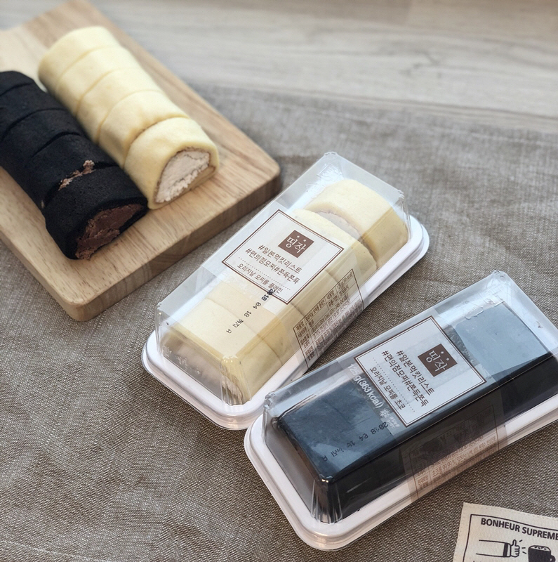 ▲CU 모찌롤 2종(초코, 플레인). (사진제공=BGF리테일)