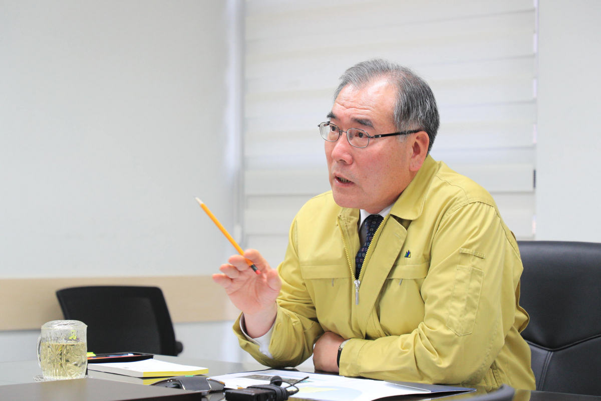 ▲이개호 농림축산식품부 장관이 긴급 방역대책 회의를 주재하고 있다.(농림축산식품부)