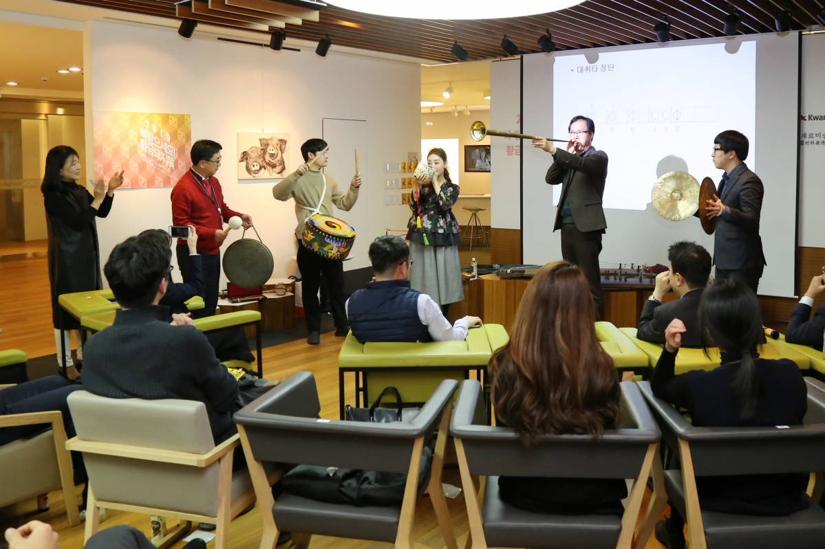 ▲광동제약은 최근 서울 서초구 본사 2층 가산천년정원에서 임직원을 위한 문화행사인 ‘제16회 가산콘서트’를 개최했다고 29일 밝혔다.(광동제약)