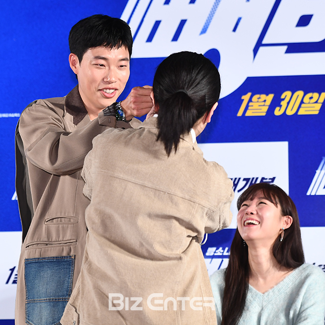 ▲류준열, 공효진(사진=고아라 기자 iknow@)