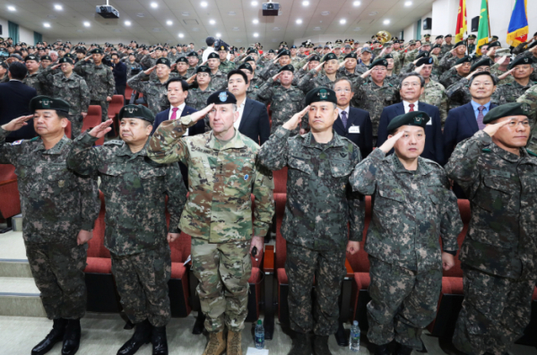 ▲육군 지상작전사령부 창설식에 참여한 군 고위 장성들(연합뉴스)