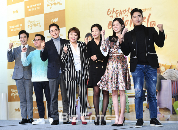 ▲윤서현, 정지순, 정보석, 김현숙, 라미란, 리지, 고세원(사진=고아라 기자 iknow@)