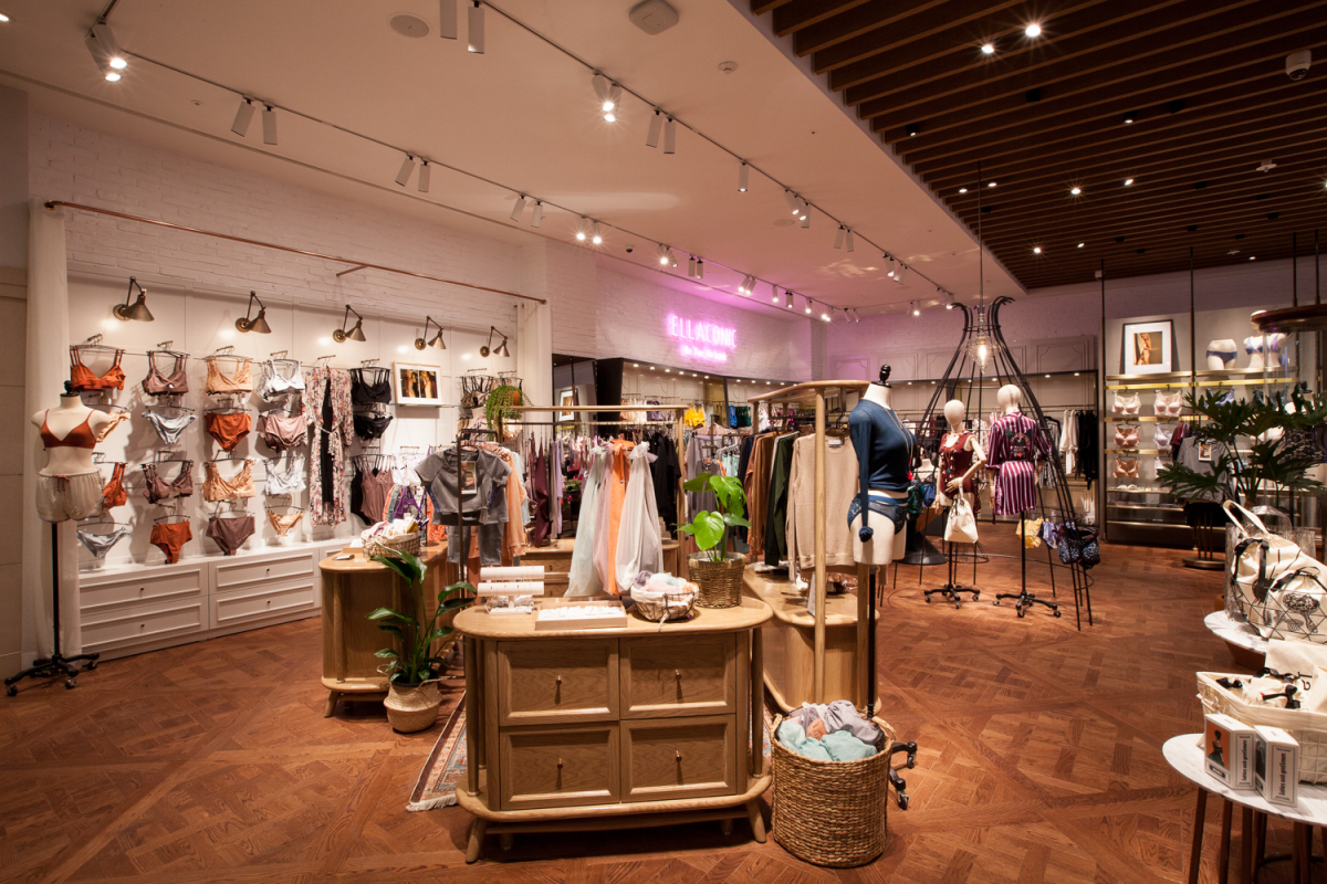 ▲신세계강남점 파미에스트리트 엘라코닉 매장 전경.(사진제공=신세계)