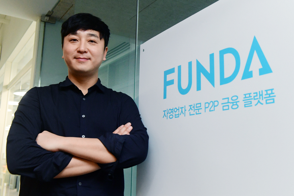 ▲박성준 펀다 대표가 1일 서울 서초구 드림플러스 사무실에서 이투데이와의 인터뷰에 앞서 포즈를 취하고 있다.  고이란 기자 photoeran@