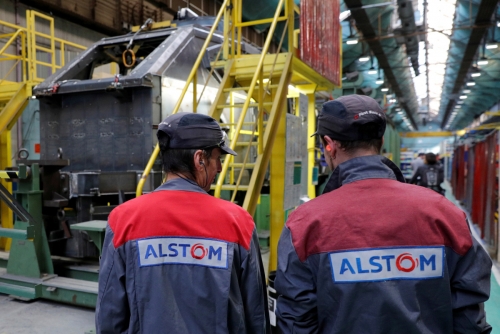 ▲프랑스 벨포트의 알스톰 TGV 공장에서 근로자들이 작업하고 있다. 유럽연합(EU)은 6일(현지시간) 독일 지멘스와 알스톰의 철도사업 합병을 거부했다. 알스톰/로이터연합뉴스