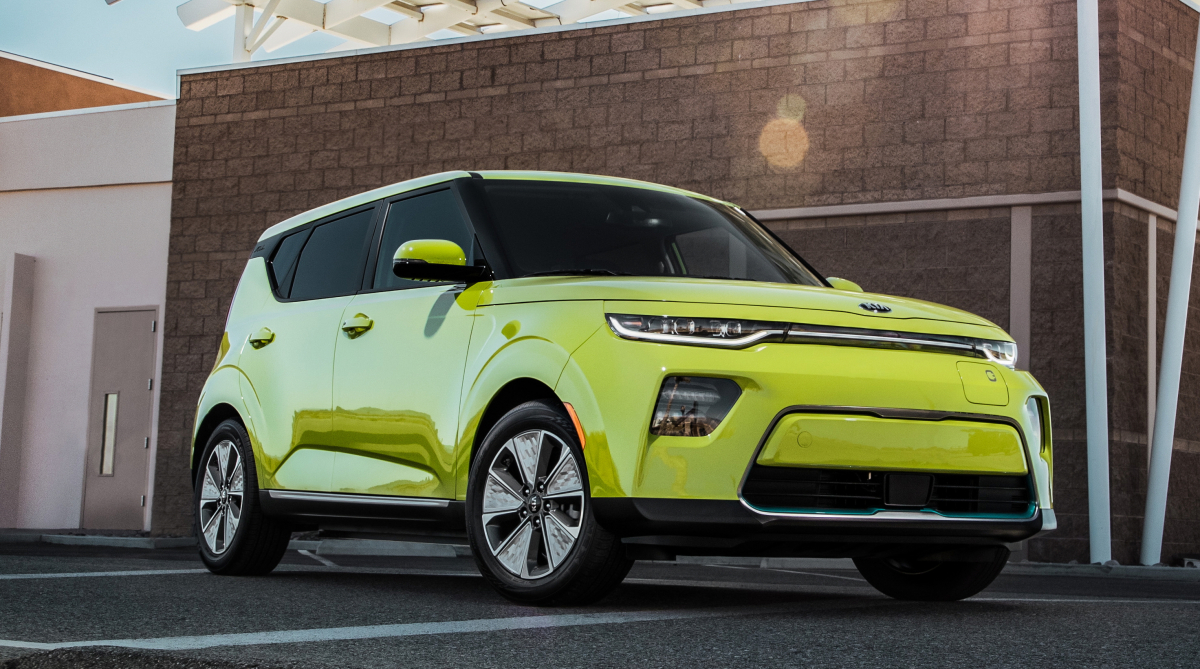 ▲현대기아차의 올해 전기차 판매가 처음으로 10만 대를 넘어설 것으로 관측된다. 사진은 상반기 출시를 앞둔 기아차 3세대 쏘울EV의 모습. (사진제공 기아차)