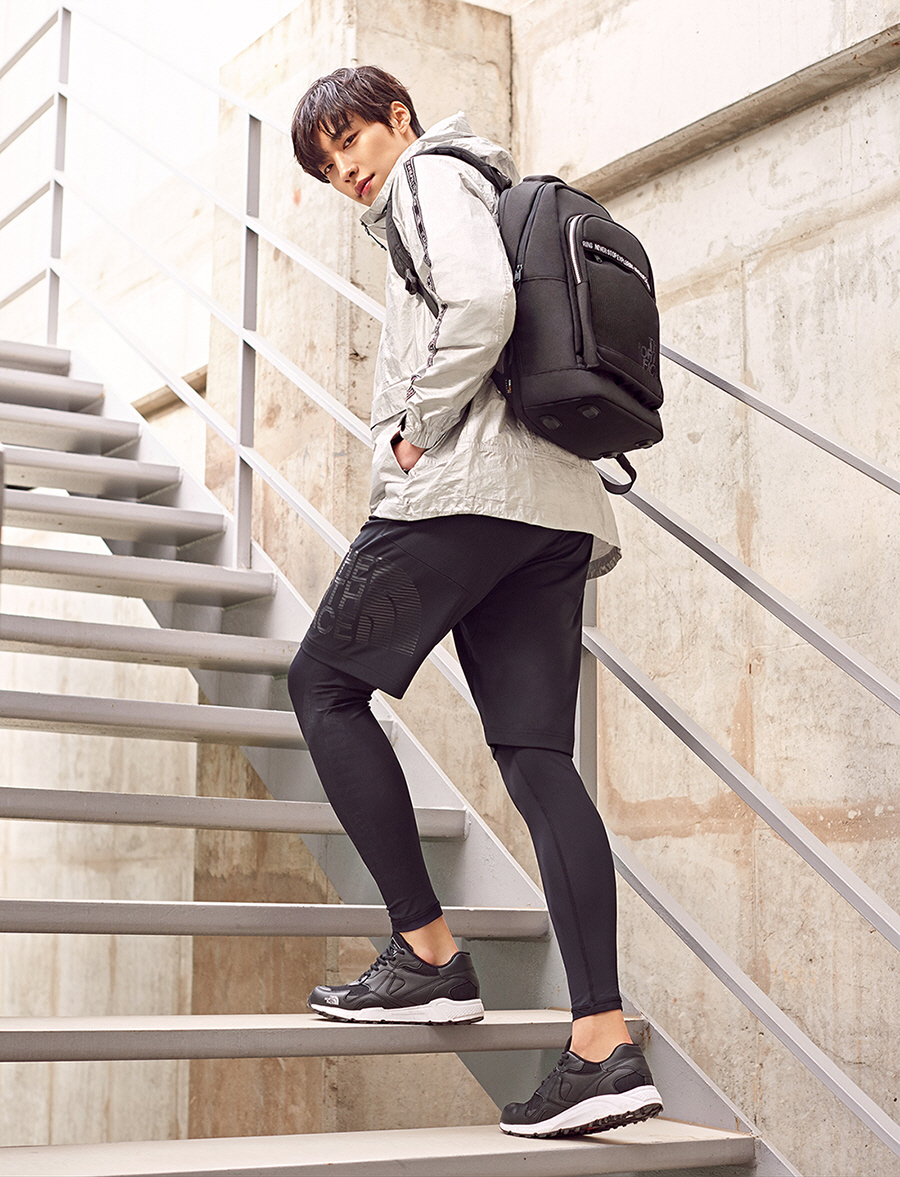 ▲‘노스페이스 올 핏 백팩’을 착용하고 있는 노스페이스 홍보대사 우도환