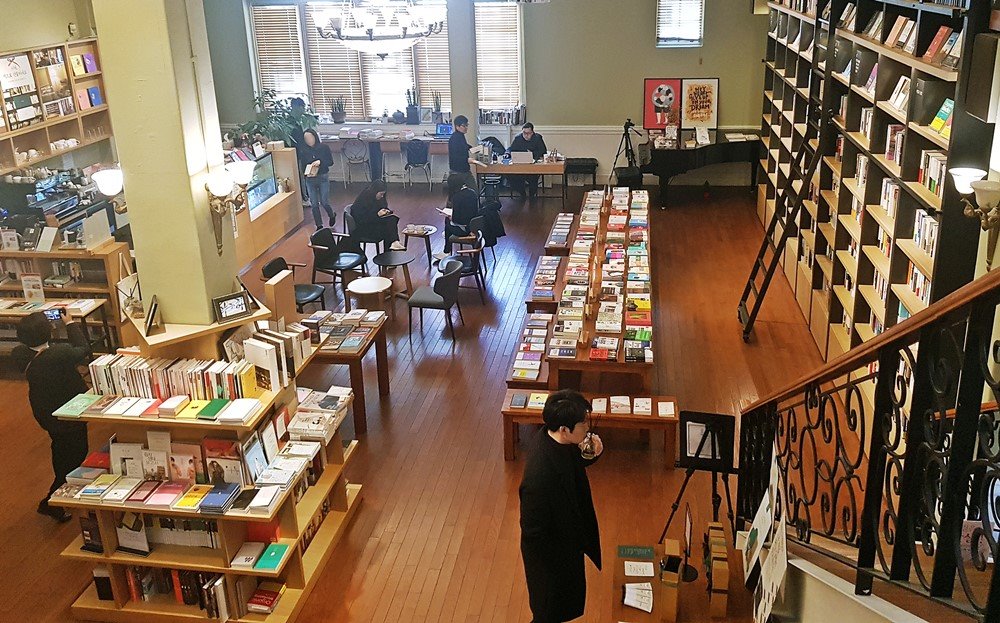 ▲센트온과 '생각의숲' 향기마케팅을 진행하고 있는 최인아 책방. (사진제공=센트온)