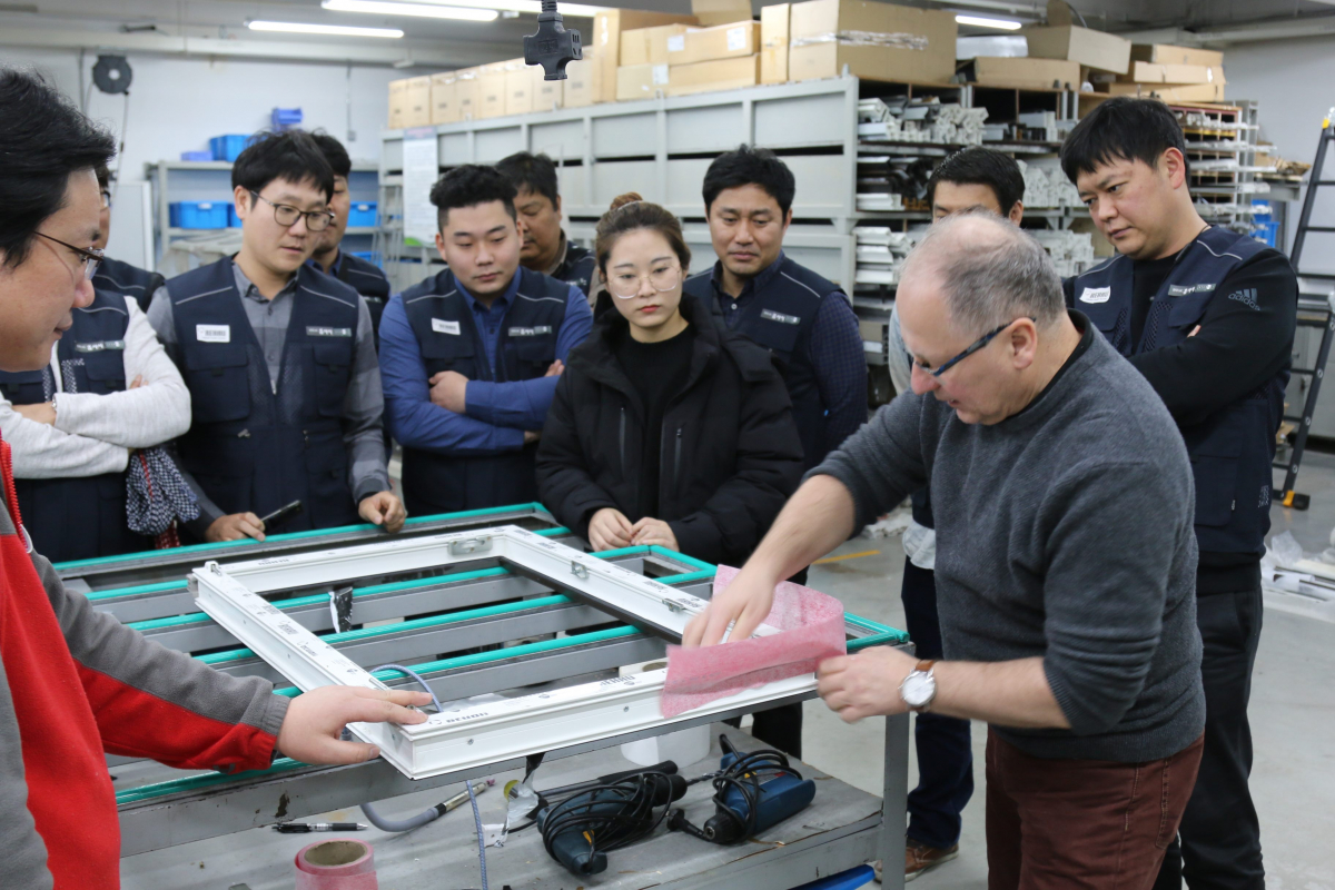 ▲레하우 세미나 사진(사진제공=현대L&C)