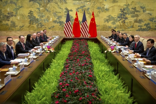 ▲중국 베이징에서 14일(현지시간) 미국과 중국이 고위급 무역협상을 벌이고 있다. 베이징/신화뉴시스
