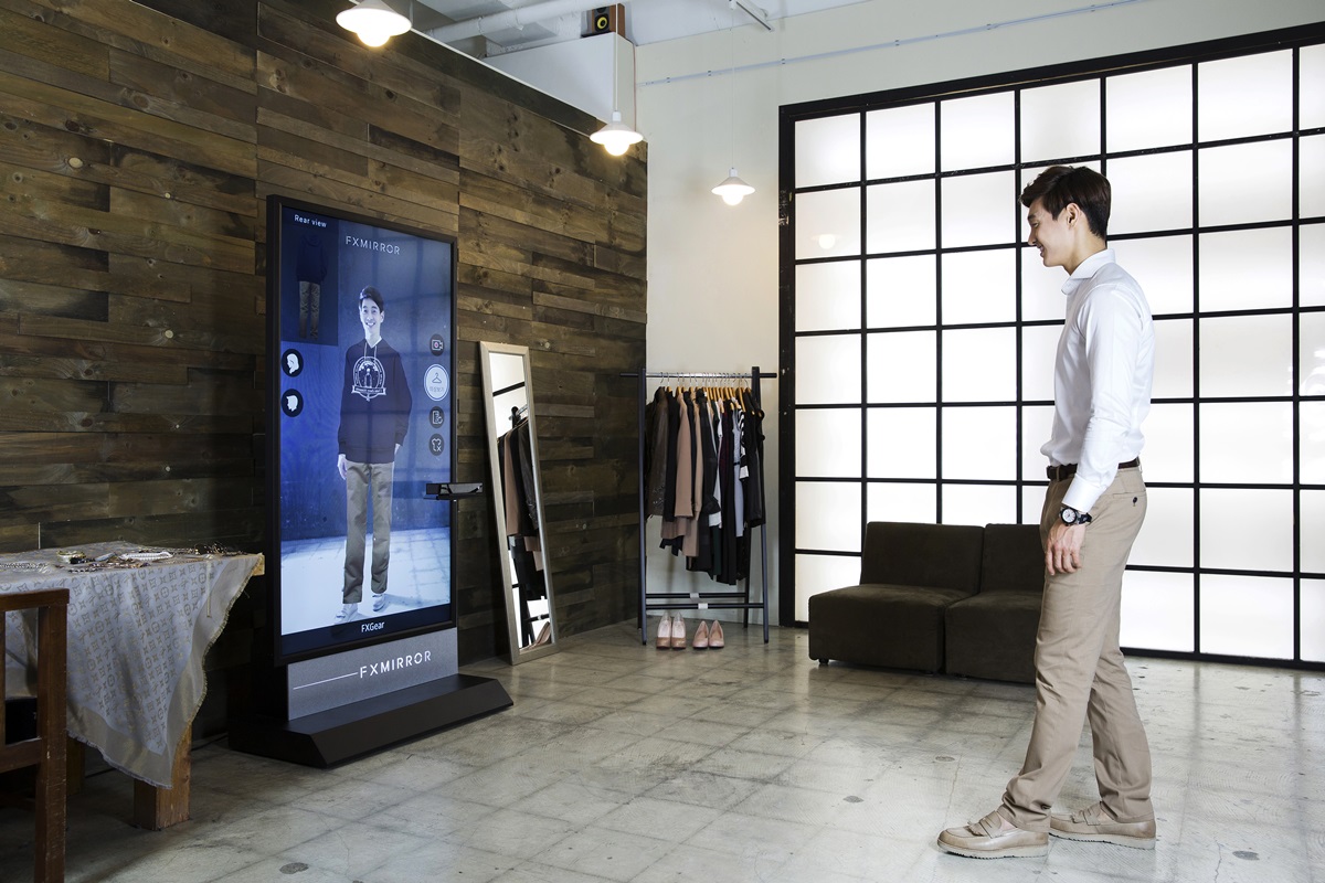 ▲에프엑스미러.(사진제공=에프엑스기어)