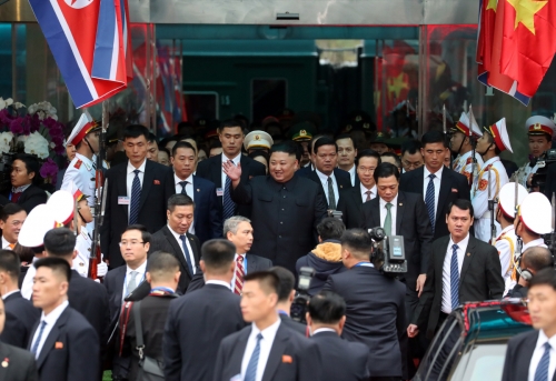 ▲김정은 북한 국무위원장이 특별열차를 타고 베트남 랑선성 동당역에 도착했다. 뉴시스
