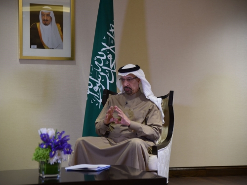 ▲OPEC 맹주 사우디아라비아의 산업에너지·광물부 장관 칼리드 알-팔리 지난달 15일(현지시간) ]사우디아라비아 다란에서 인터뷰를 하고 있다. 다란/신화뉴시스
