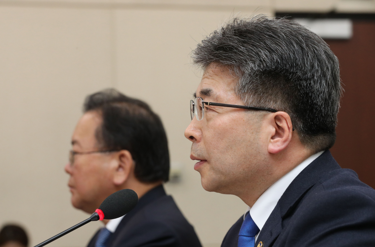 ▲민갑룡 경찰청장이 14일 오전 열린 국회 행정안전위 전체회의에서 버닝썬 사건 관련 의원질의에 답변하고 있다.(사진=연합뉴스)