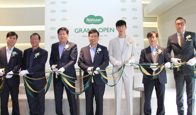 ▲(가운데) 민명기 롯데제과 대표이사.