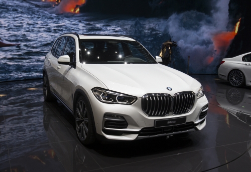 ▲5일(현지시간) 스위스 제네바에서 열린 제89회 제네바국제모터쇼에서 BMW의 신형 X5가 전시되어 있다. 제네바/신화뉴시스
