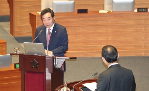 ▲이낙연 국무총리가 19일 국회 본회의장에서 열린 정치 분야 대정부 질문에서 주호영 자유한국당 의원의 질문에 답변하고 있다. (사진=연합뉴스)