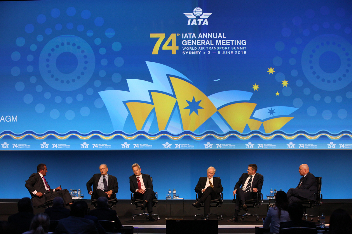 ▲지난해 6월 호주 시드니에서 열린 국제항공운송협회(IATA) 제74차 연차총회에서 다음 개최지와 주관 항공사로 서울과 대한항공이 결정됐다. 사진제공 대한항공