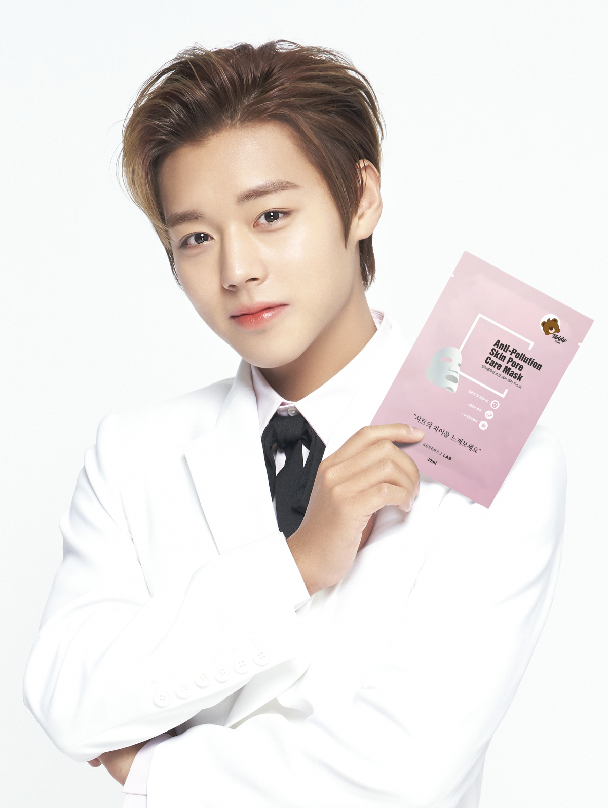 ▲ 포에버앤제이X테디아일랜드 콜라보래이션 마스크팩 모델 박지훈(포에버앤제이)