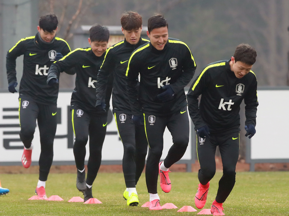 ▲볼리비아와의 평가전을 앞두고 20일 오후 경기도 파주시에서 연습을 하고 있는 축구대표팀. (연합뉴스)