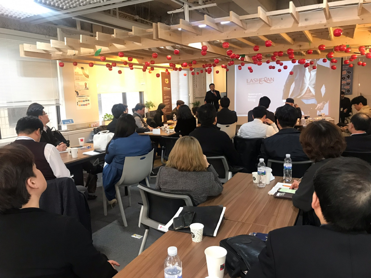 ▲백경수 라쉬반 대표가 26일 역삼동 팁스타운에서 롤모델 휴먼라이브 초청 연설을 하고 있다.(사진제공=벤처기업협회)