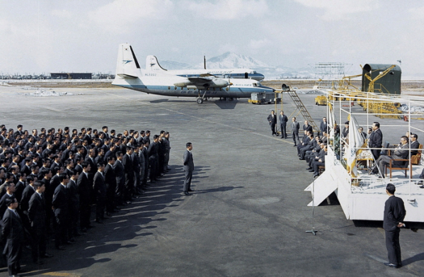 ▲1969년 3월 6일, 김포공항에서 거행된 대한항공공사 인수식. 사진제공 대한항공