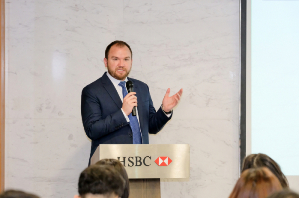 ▲조슈아 크로커 HSBC 블록체인 총괄이 12일 열린 '블록체인-무역금융의 혁신적인 미래' 간담회에서 기자들 질문에 답하고 있다.(사진제공=HSBC)
