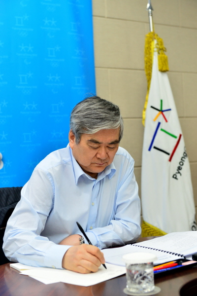 ▲2014년 평창동계올림픽 위원장 재직 시절 집무 모습