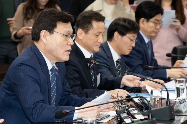 ▲최종구 금융위원장이 9일 서울 종로구 정부서울청사 금융위원회에서 열린 카드사 최고경영자(CEO) 간담회에서 모두발언을 하고 있다.(사진 제공=금융위원회)