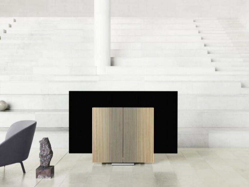 ▲LG전자와 뱅앤올룹슨이 합작해 제작한 TV '베오비전 하모니' (사진제공=뱅앤올룹슨)