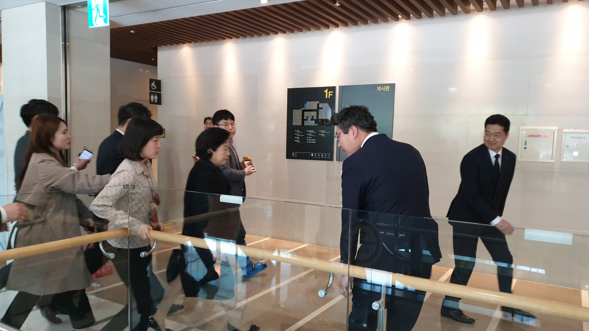 ▲현정은 현대그룹 회장이 15일 고 조양호 회장에 대한 조문을 마치고 돌아가는 모습