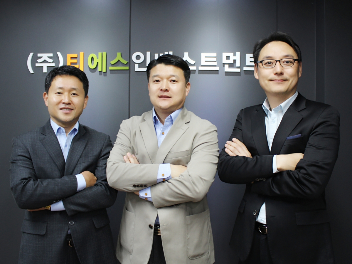 ▲(왼쪽부터)TS인베스트먼트 김웅 대표, 뉴패러다임인베스트먼트 배상승 대표, 박제현 대표.(사진제공=토스트앤컴퍼니)