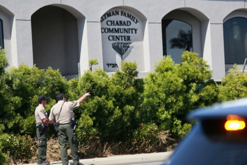▲미국 캘리포니아주 파웨이시의 한 유대교 회당에서 27일(현지시간) 총격사건이 발생해 1명의 사망자와 3명의 부상자가 나왔다. 파웨이/AFP연합뉴스
