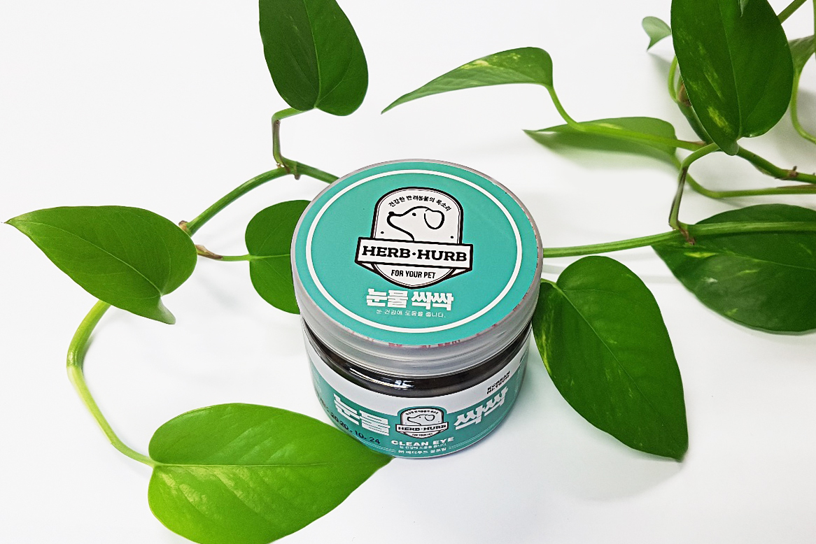 ▲반려견 눈물자국 개선 기능성 간식 ‘눈물싹싹’.(사진제공=메디푸드글로벌)