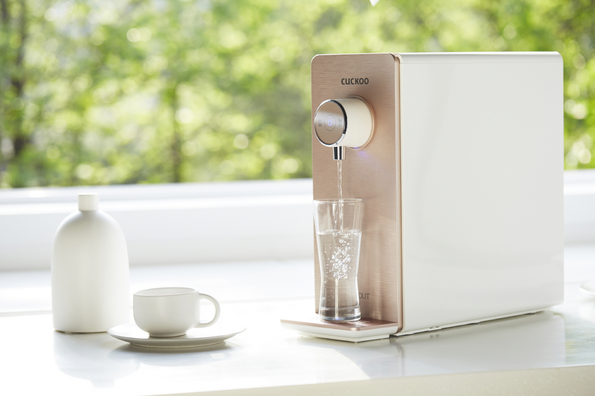 ▲쿠쿠 인앤아웃 직수정수기 10’S(사진제공=쿠쿠)