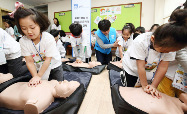 ▲필립스코리아, 어린이 대상 심폐소생술 및 AED 사용 교육(필립스코리아)