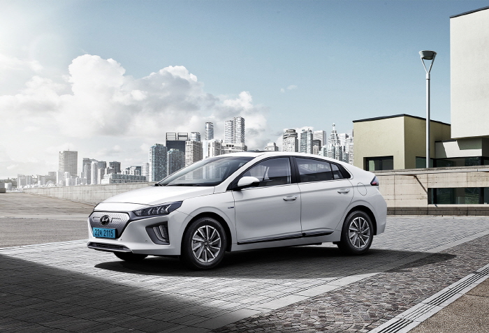 ▲더 뉴 아이오닉 일렉트릭 화이트 컬러