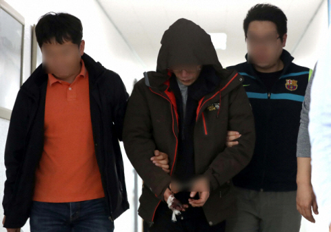 ▲정신질환을 앓고 있는 안 모(42) 씨가 진주 아파트 방화·살인 혐의로 조사를 받고 있다. 연합뉴스