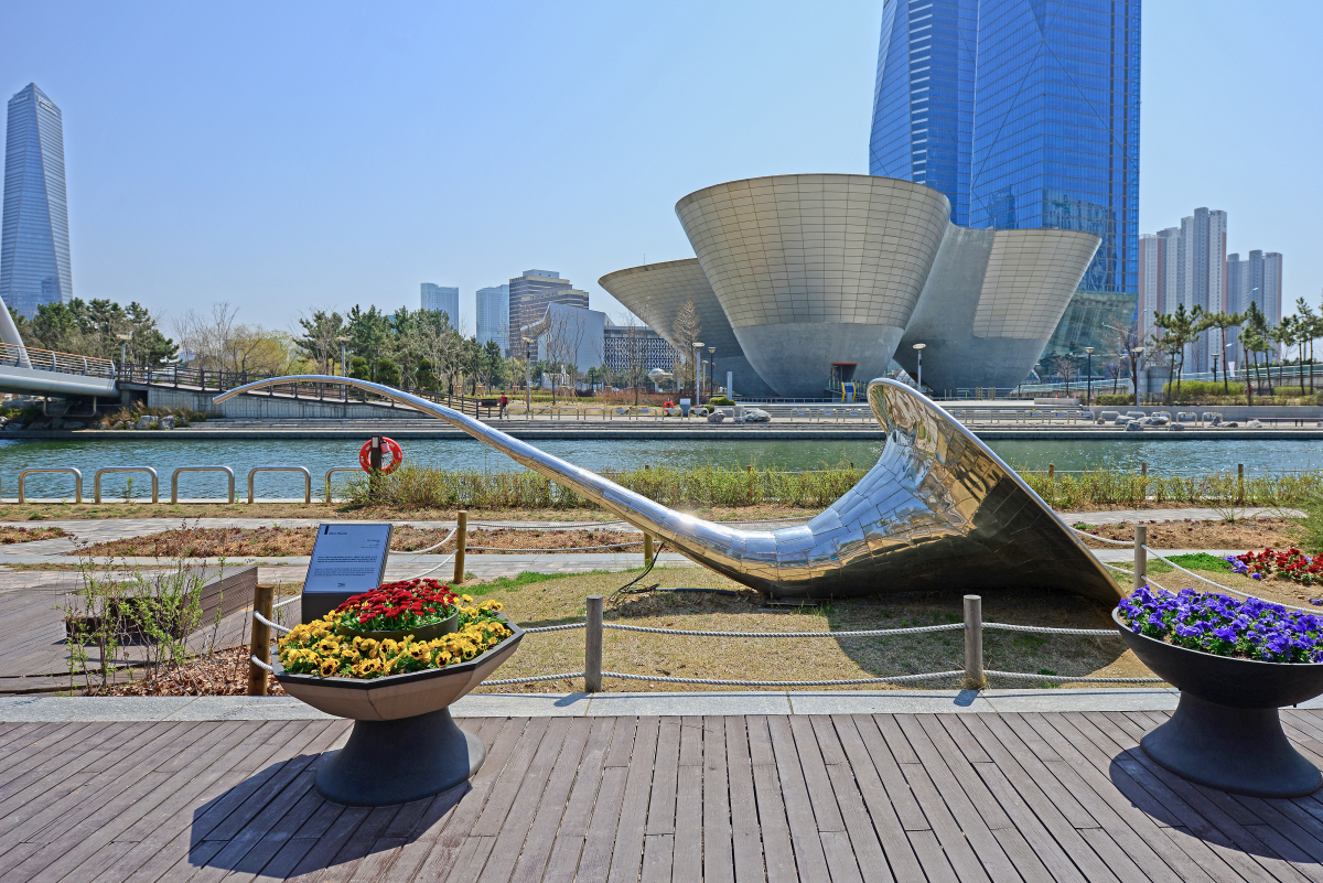 ▲송도센트럴파크의 조각.