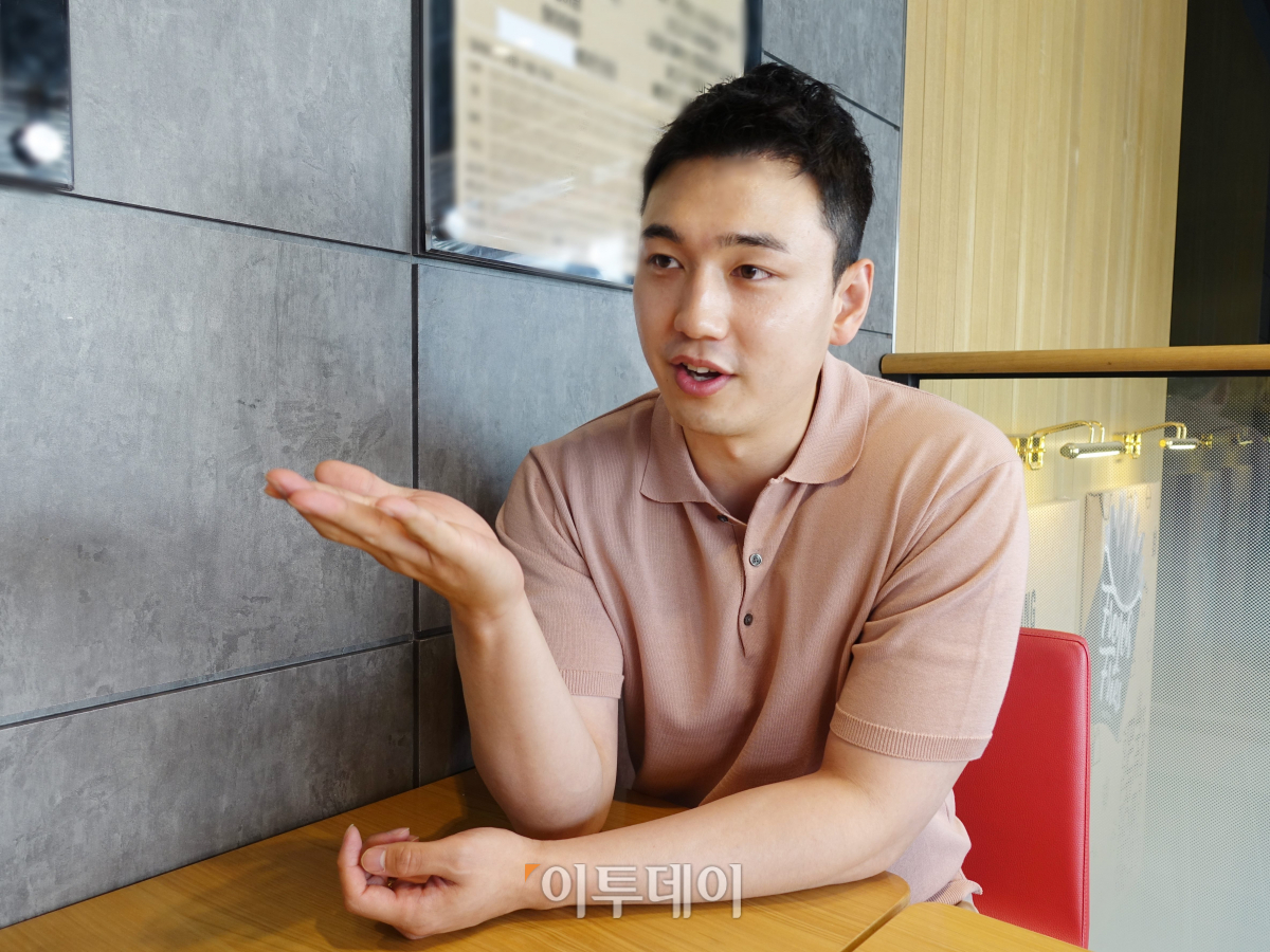 ▲"하준 엄마는...이렇게 말하면 어떨지 모르겠지만 마당쇠 같은 아내에요. 제가 집안일 하는 것 보다도 훨씬 더 많은 일을 회사에서 해주고 있는 듬직한 아내라는 의미죠." (김정웅 기자 cogito@)