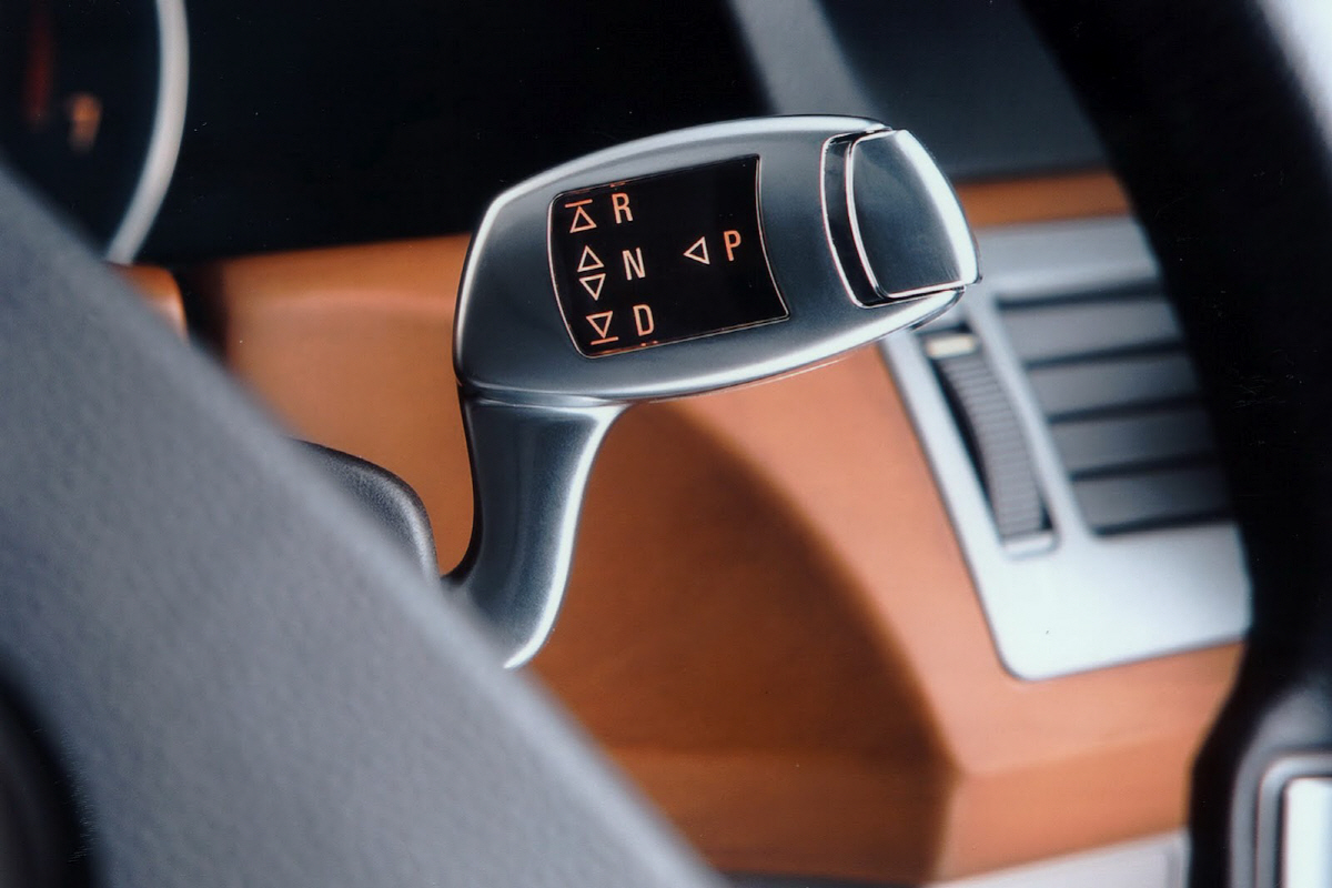 ▲BMW 7시리즈 칼럼식 변속기 레버. 사진제공=뉴스프레스