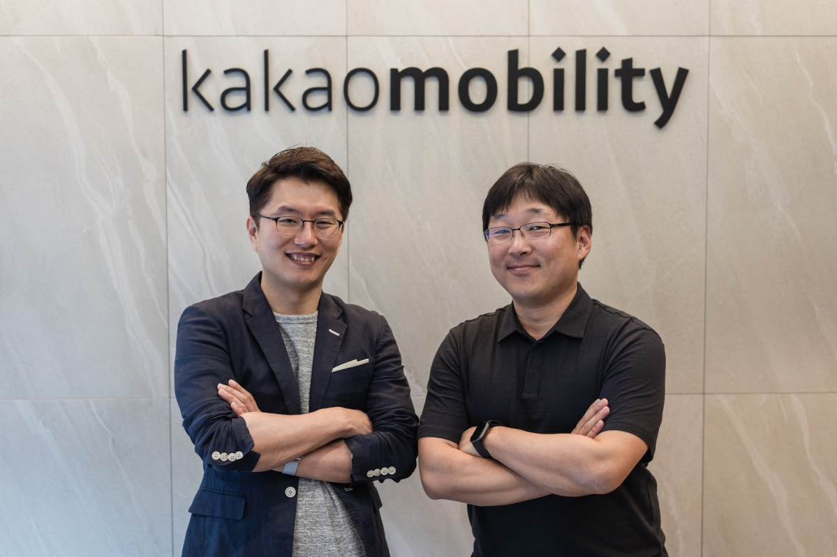 ▲류긍선(왼쪽), 정주환 카카오모빌리티 공동대표. (카카오모빌리티)